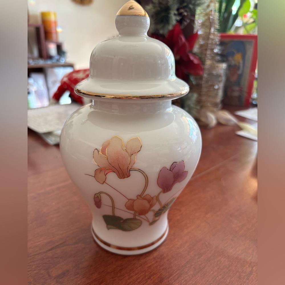 Japanese ceramic lotus blossom floral urn with Lid and gold trim